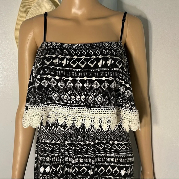 R2d, S, adjustable, sleeveless embroidered tier, black w/geometric design maxi - Picture 4 of 9
